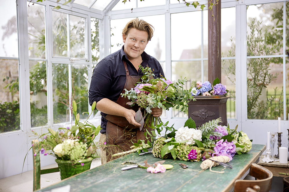 Hage- og blomstertur med Karl Fredrik p� �sterlen